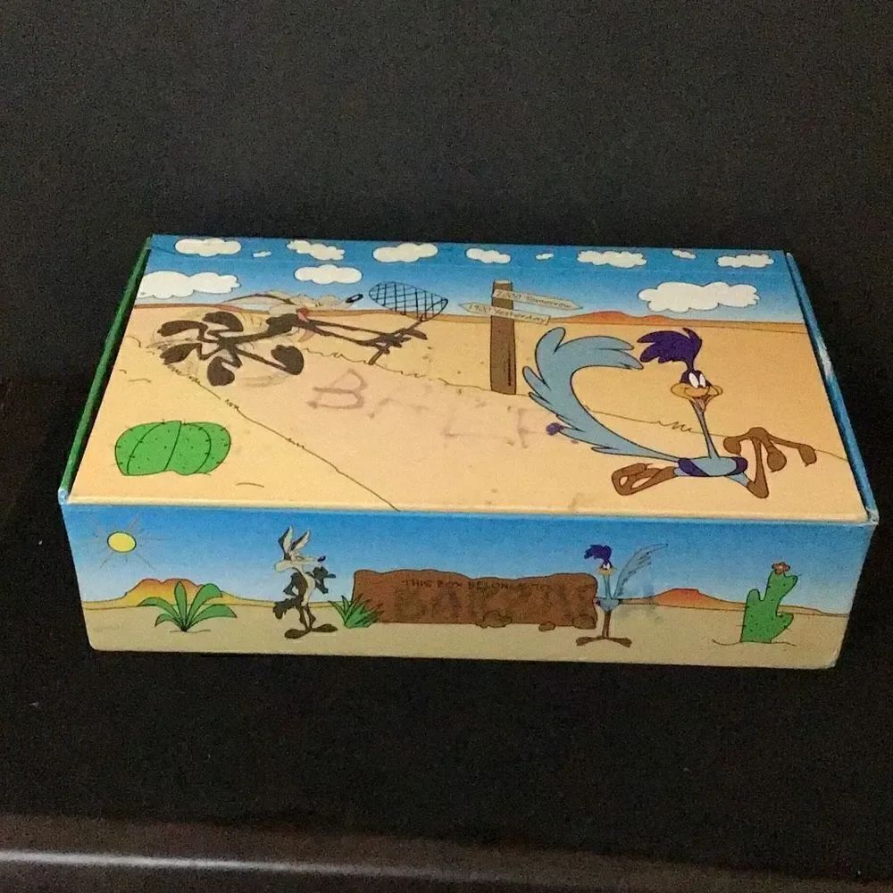 Color box vintage roadrunner box
